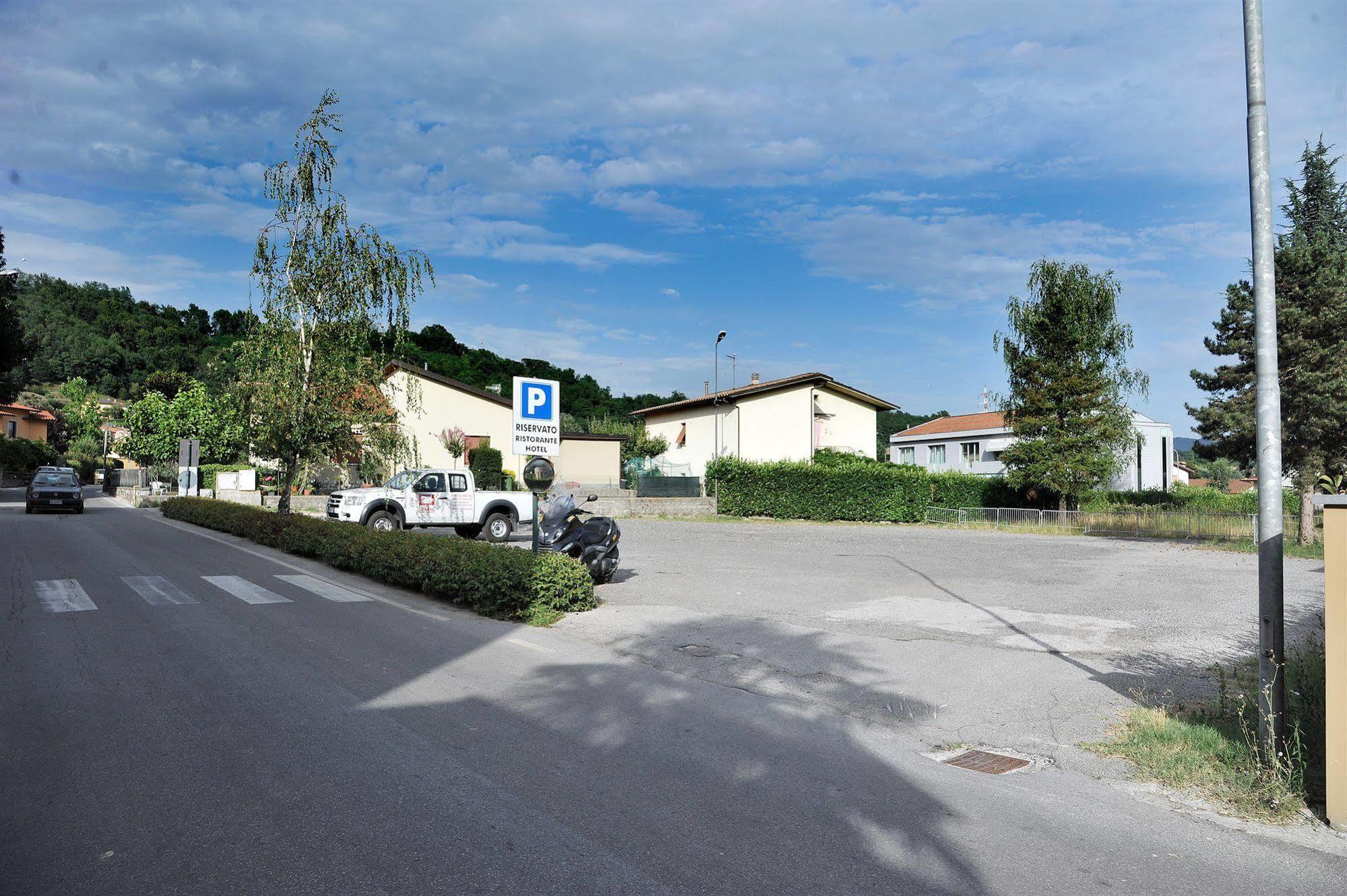 Hotel Cristallo Barga Fornaci di Barga Exterior foto